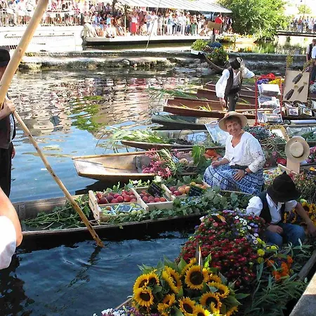 La Muscadelle LʼIsle-sur-la-Sorgue